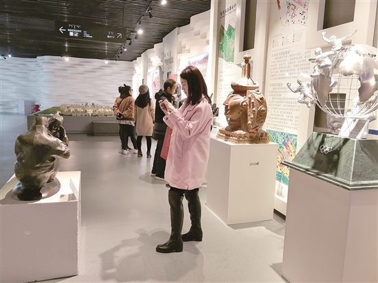 Baotou exhibition hosts local sculpture