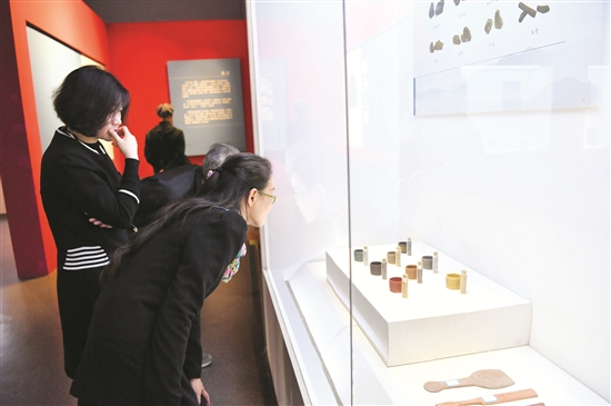 Yixing wares on display in Baotou