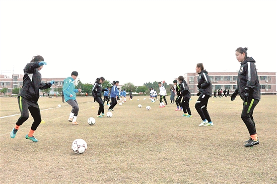 Soccer team from high-tech district starts training