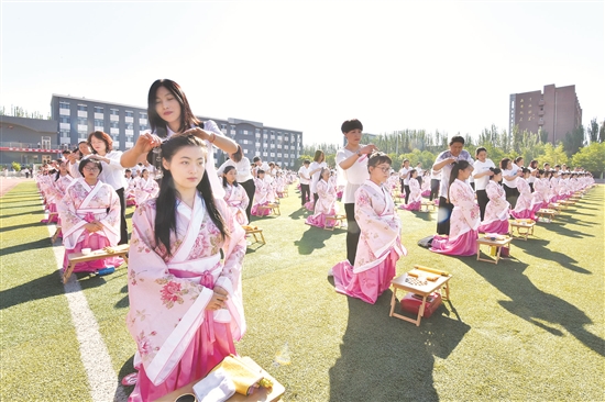 Coming-of-age ceremony held in Baotou