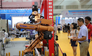 Cutting-edge machinery draws scores to Zhuhai 