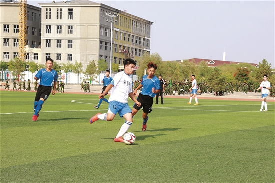 Baotou students enjoy the soccer tournament