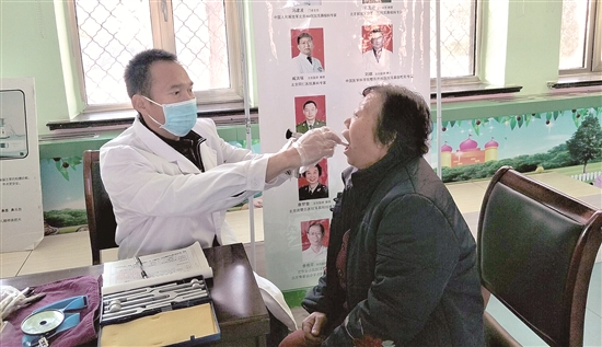 Baotou residents receive free ENT checks