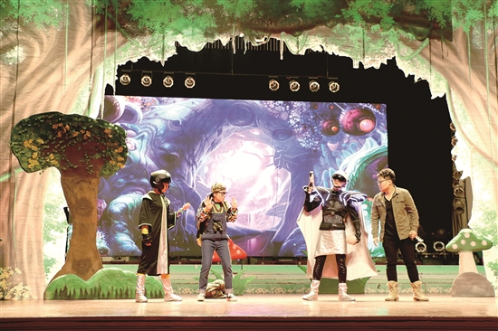 Baotou stages new plays for children