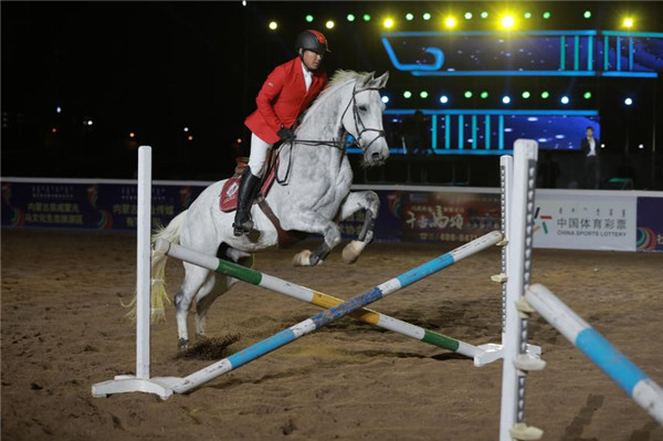 Intl equestrian festival draws thousands