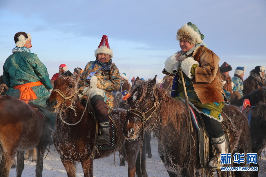 Mongolian carnival welcomes tourists to snowy prairie