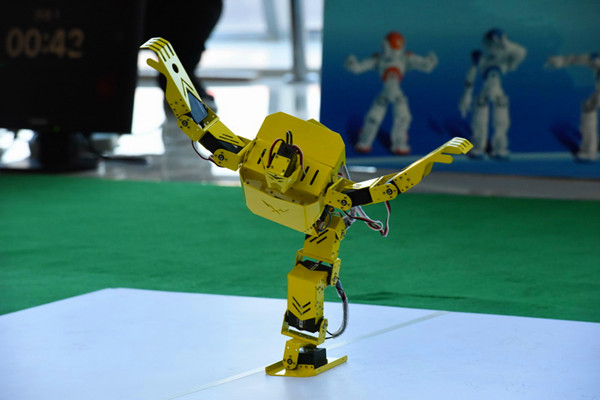  Robot contest held at IMNU