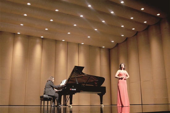 Canadian musicians bring opera to Baotou