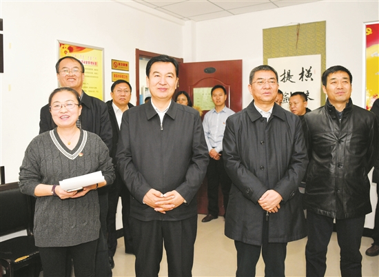 Zhang Yuanzhong visits Jiuyuan district