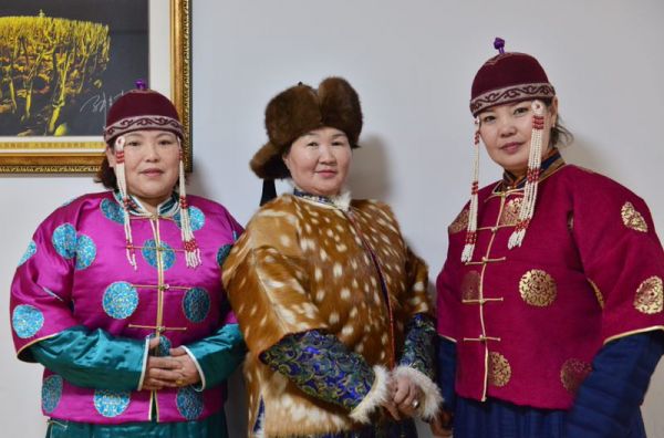 Mongolian ethnic clothing weaves together tradition, innovation