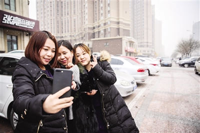 Hohhot sees first snow of the season