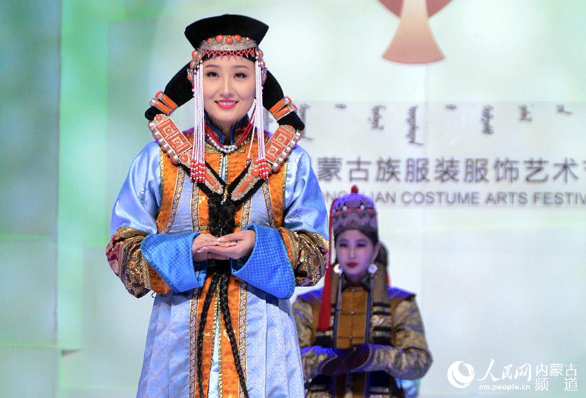 North China festival displays ethnic Mongolian costumes