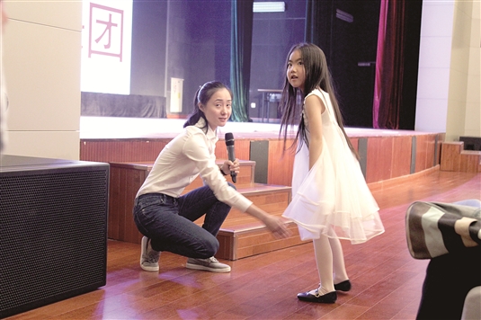 Young ballerinas meet NBC star in Baotou