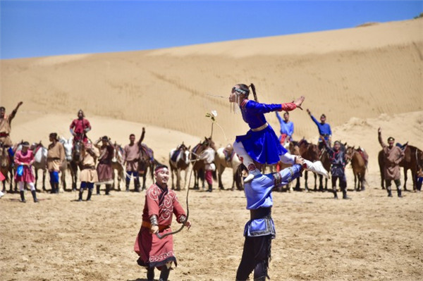 Horseback acrobatics entertain Hohhot