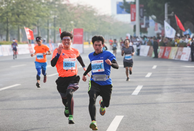Intl marathon marches through Guangzhou