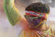Contestants take part in color run in S China's Guangzhou