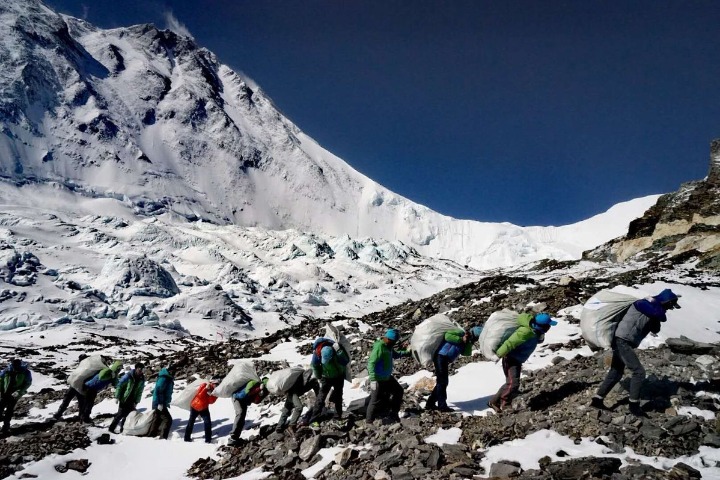 Tibet to spend 4m yuan on Mount Everest cleanup