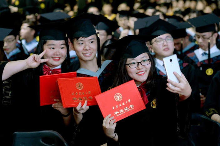Report: Top graduates head to western region, private firms