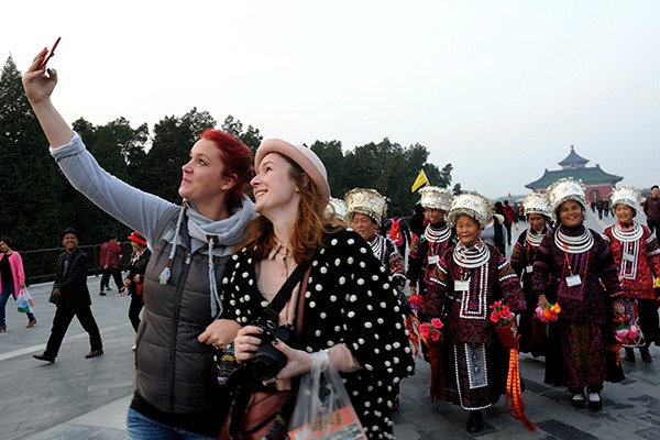 Beijing parks receive 2.3m visitors during Spring Festival holiday