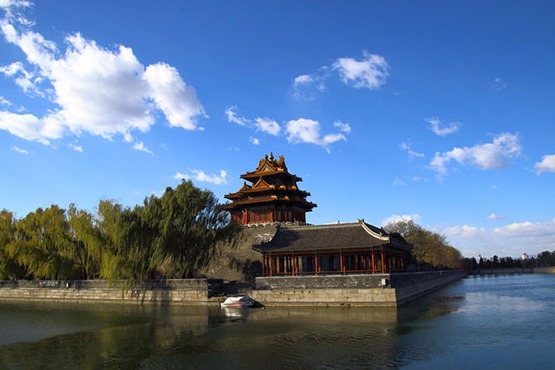 Beijing promises to improve air quality