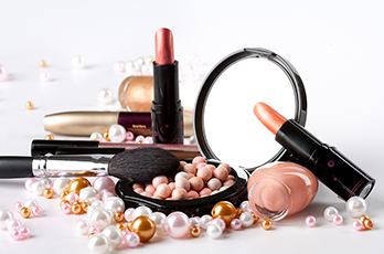 US cosmetics firm digging for gold in China