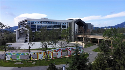 青岛六中 (1).jpg