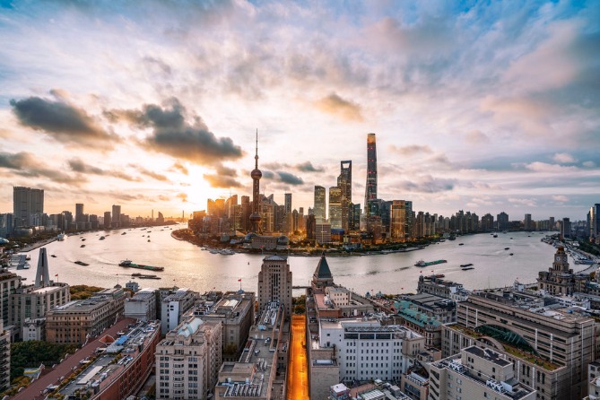 Shanghai pays highest monthly wages in China