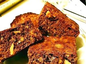 Pine Nut and Date Cake