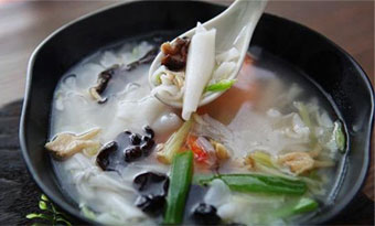 Rice Paste in Shrimp Soup (鼎边糊/Ding Bian Hu)