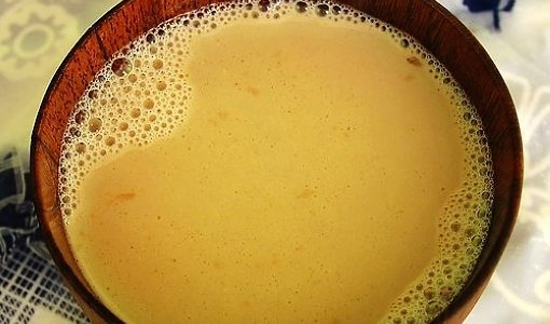 Milk tea (奶茶 "naicha")