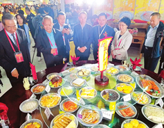 Top chefs battle it out in Fenyang