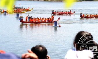 Dragon Boat Races held in Jingyuetan Park