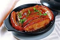 Stewed pork with taro (香芋扣肉/Xiangyu Kourou)