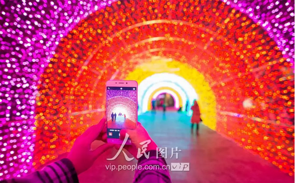 Colorful tunnel lights up Hohhot