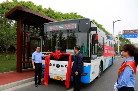 Nantong launches tourist bus route