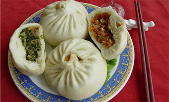 Qingdao big steamed stuffed bun (青岛大包/Qingdao Da Bao)