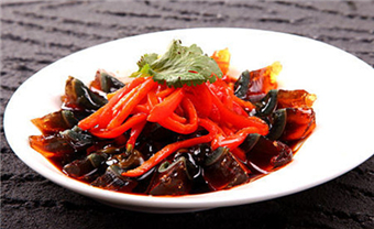 Roasted peppers with preserved eggs (烧辣椒皮蛋, shao la jiao pi dan)