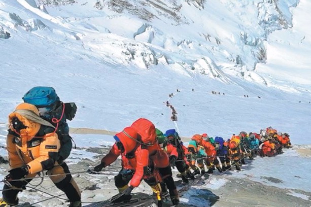 Stricter rules urged for Qomolangma climbers