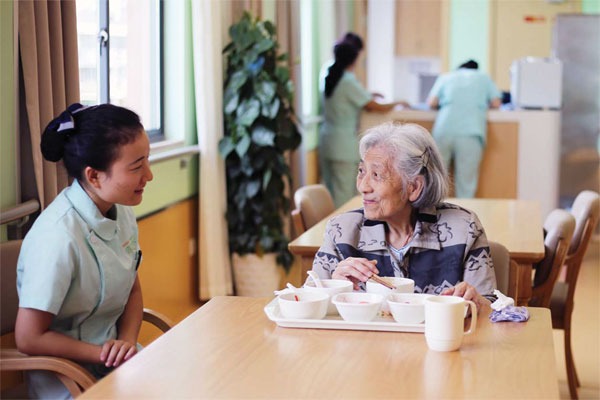 Aging China needs professional elderly care