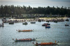 Dragon boat race kicks off in Suixi, Zhanjiang