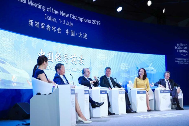 Summer Davos brings leaders, exhibits together