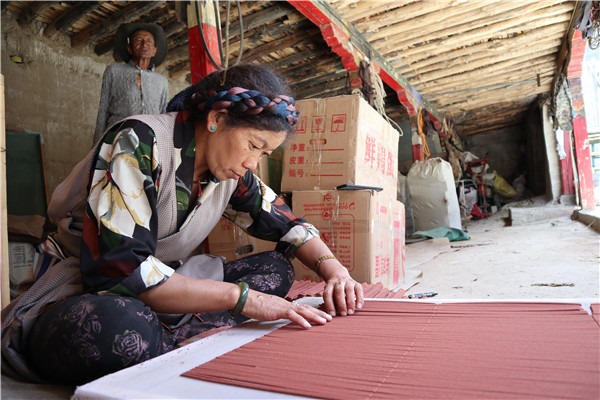 Tourism fires up Tibetan incense production