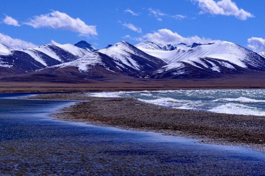 Floating platform set up to monitor Tibet's second largest lake