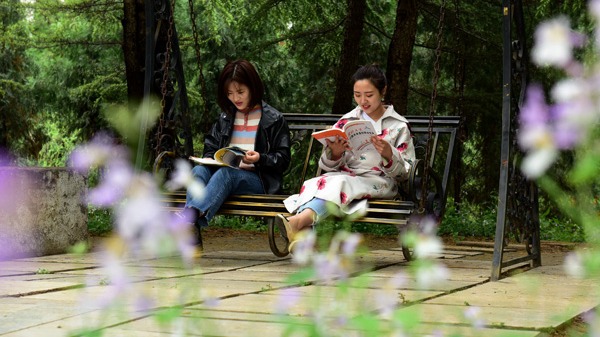 Report: Zhejiang residents read more in 2018