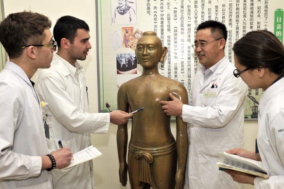TCM therapy lures more foreign fans