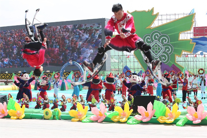 Hohhot lets the games begin with equestrian event