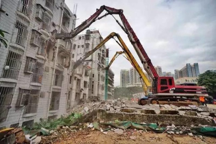 三年棚改攻坚计划 (sānnián pénggǎi gōngjiān jìhuà)：Three-year plan to renovate housing