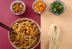 Hot and Dry Noodles（热干面/rè gān miàn）