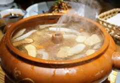 Steam Pot Chicken （汽锅鸡/qì guō jī）