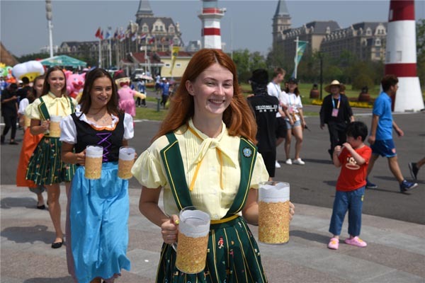 Millions of visitors pour in for Qingdao beer fest